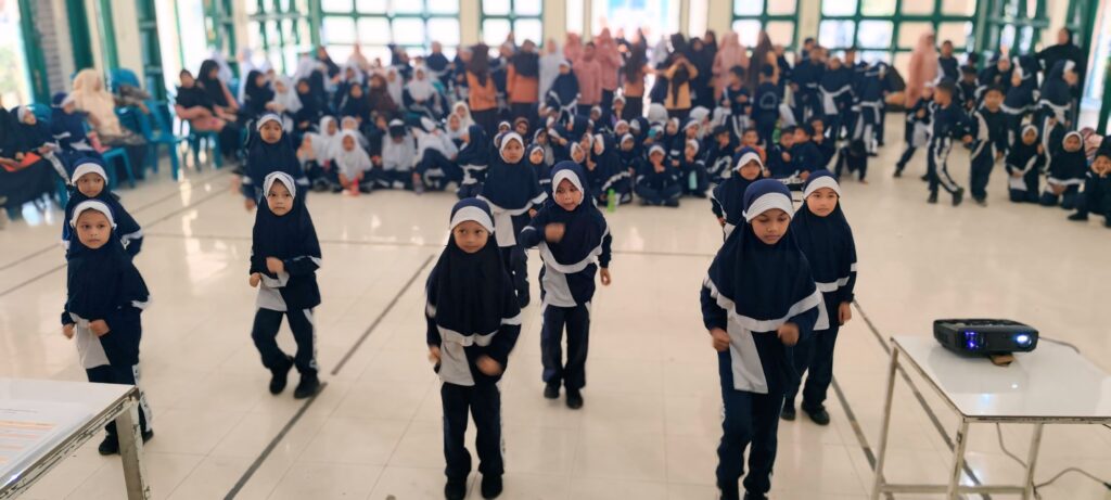 Festival Senam Anak Indonesia Hebat Di MIN 20 Aceh Besar Meriahkan Hari Pendidikan Nasional 2026